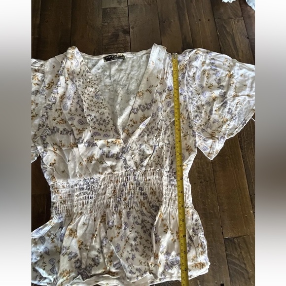 IVORY LANE paisley Floral Flutter Sleeves Smocked Blouse NWOT M Soft Pretty boho - Picture 7 of 12